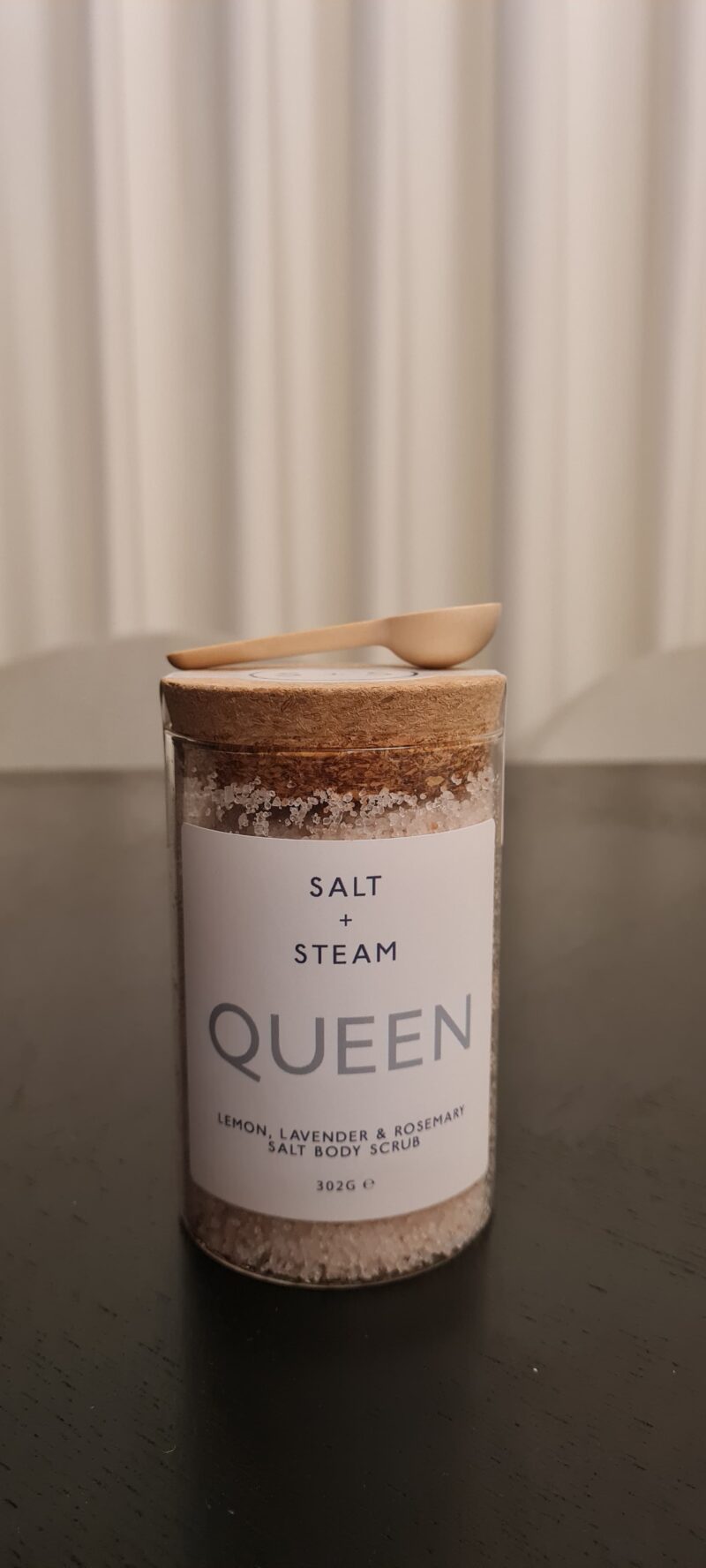 Queen Body Scrub with a FREE Scrub Scoop